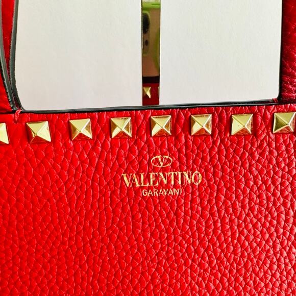 Valentino Garavani Trapeze Rockstud Shoulder Tote Red Grained Calfskin Leather - Picture 3 of 11